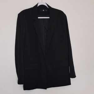 Black Relaxed Fit Blazer with Long Sleeves